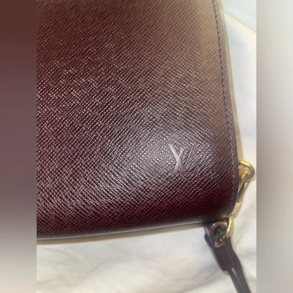 Vintage Louis Vuitton Vintage Taiga Baikal Burgundy Leather Wristlet Business